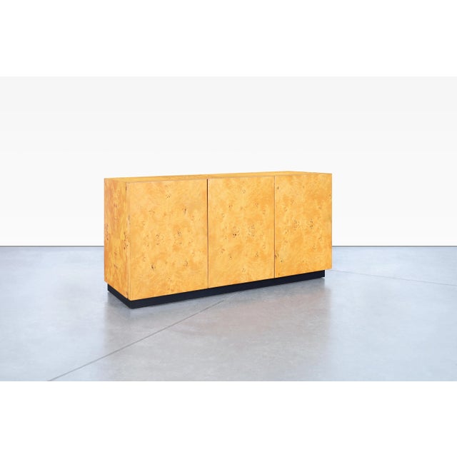 Designed by Arthur Umanoff for Dillingham and crafted in the United States during the 1970s, this mid-century modern...