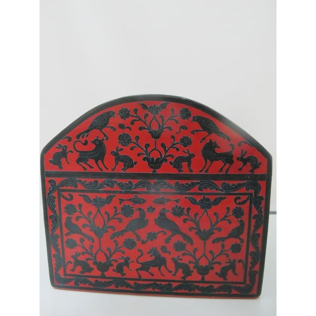 Olinala Guerrero Mexico Red & Black Lacquer Carved Animals Lidded Wood Box For Sale In Portland, OR - Image 6 of 18
