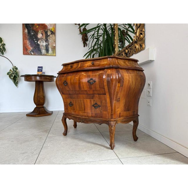Baroque Chest of Drawers in Walnut For Sale - Image 3 of 9