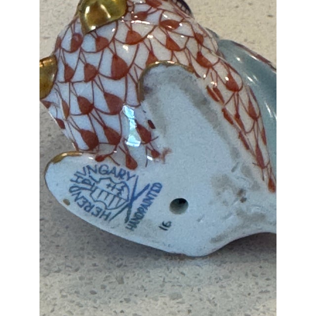 Classic Red Rust Fishnet Pattern Herend Hand Painted Bunny W/ 22k Gold Accents For Sale - Image 10 of 10