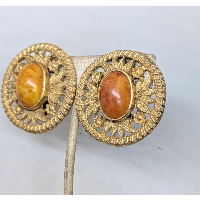 Vintage 1980s Signed Les Bernard Round Goldtone Cabochon Faux-Agate Clip Earrings-2 Pieces For Sale In Philadelphia - Image 6 of 12