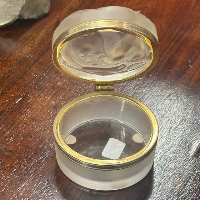 René Lalique french Daphne Crystal Powder-Jewelry Holder from Lalique, 1970s For Sale - Image 4 of 14