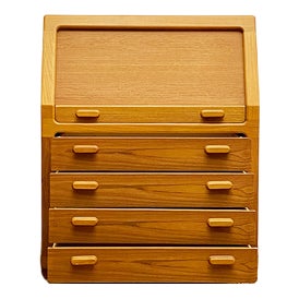 Mid-Century Modern Danish Dresser in Teak from Dyrlund, Denmark, 1960s For Sale