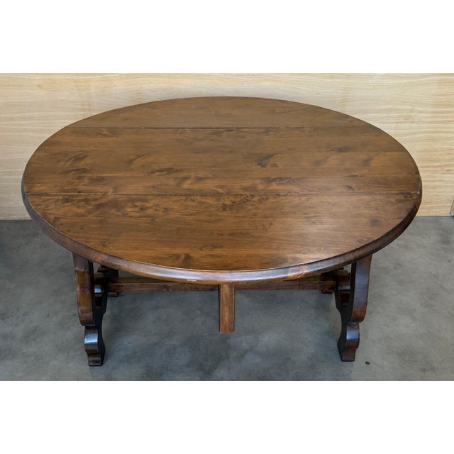 Spanish 20th Century Walnut Drop-Leaf Table with round Top and Lyre Legs For Sale - Image 17 of 18
