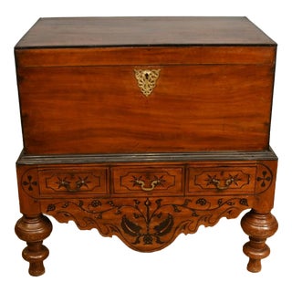 Antique Portuguese Linen Trunk, 1800 For Sale
