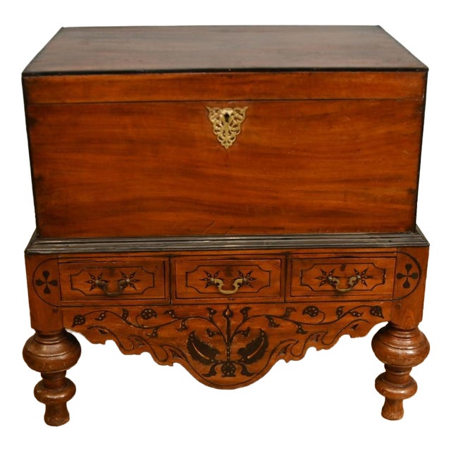 Antique Portuguese Linen Trunk, 1800 For Sale