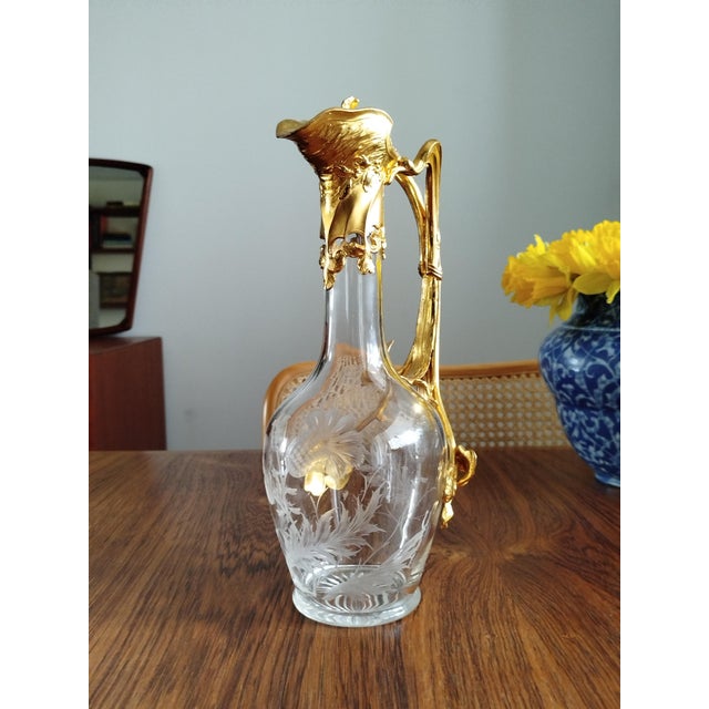 Antique Art Nouveau Belle Epoque Jug in Gilt Metal Ormolu and Hand-Engraved Glass, 1900s For Sale - Image 12 of 18