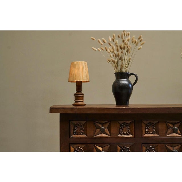 Mid-Century Accent Table Lamp in Oak and Patinated Brass with Raffia Shade, 1950s For Sale - Image 3 of 11