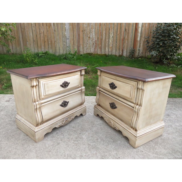 Vintage Pair of French Country Nightstands by Stanley Furniture For Sale In Seattle - Image 6 of 11