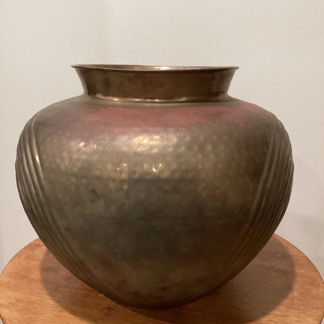 Very large beautiful copper vase finish brass handmade,hammered, mission Craftsman Style . It has a beautiful classic...