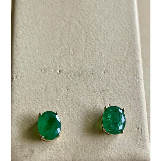 3 Carat Oval Natural Emerald Stud Post Earrings 14 Karat Yellow Gold For Sale - Image 10 of 18