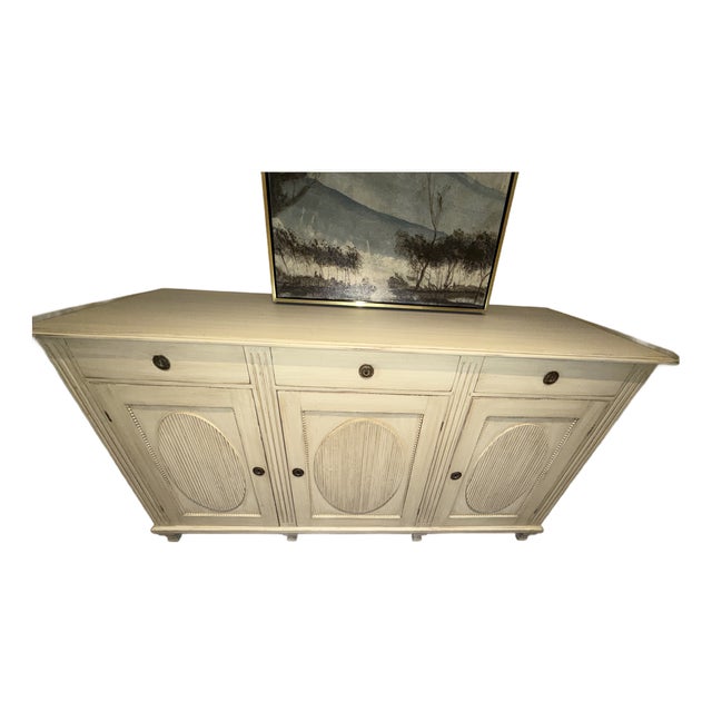 1910s Long Gustavian Style Painted Sideboard/Buffet With Molded Top, For Sale