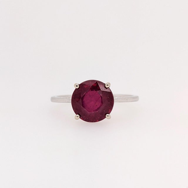 3.8Ct Red Ruby Solitaire Statement Ring in Solid 14k Gold, Round 9mm, Size 6.75 For Sale - Image 4 of 9