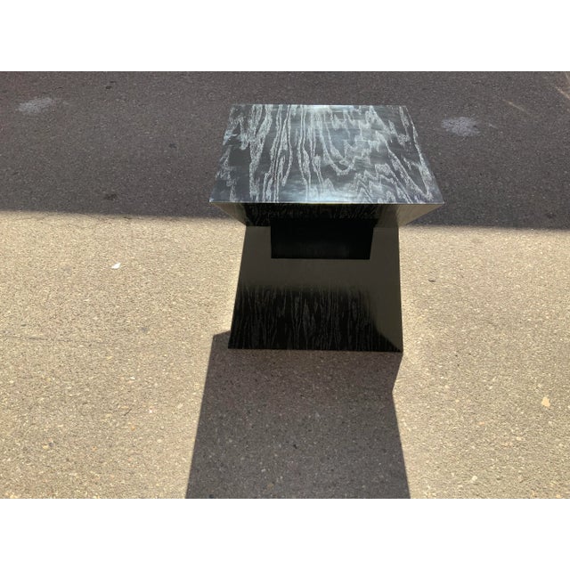 Modern end table done in oak with a cerise’s washed finish. The table is made of oak. . The table is in like new...