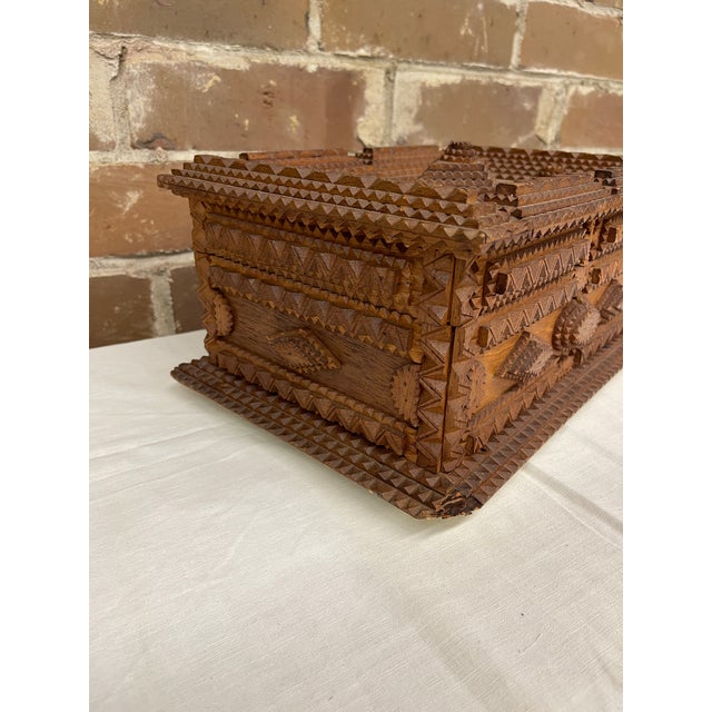 Antique Early 20th Century Layered Tramp Art Folk Art Box With Floral Liner For Sale - Image 4 of 8