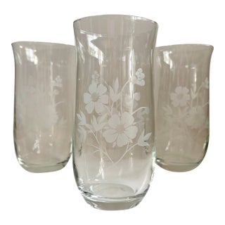 Vintage Crystal Clear Industries Artic Tumblers Set of 3, Frosted Flowers on Clear Glass For Sale