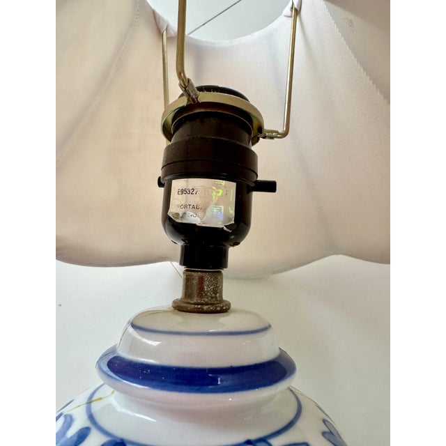 Beautiful Vintage Blue and White Ginger Jar Lamp.