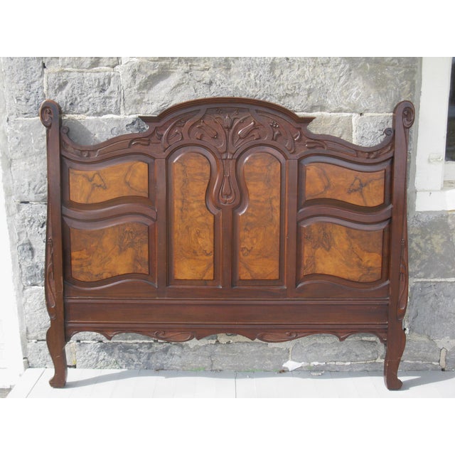 Art Nouveau Louis Majorelle (Attributed) Hand Carved Tulip Floral Design Walnut Burl Wood Bed Frame 19th C. For Sale - Image 6 of 18