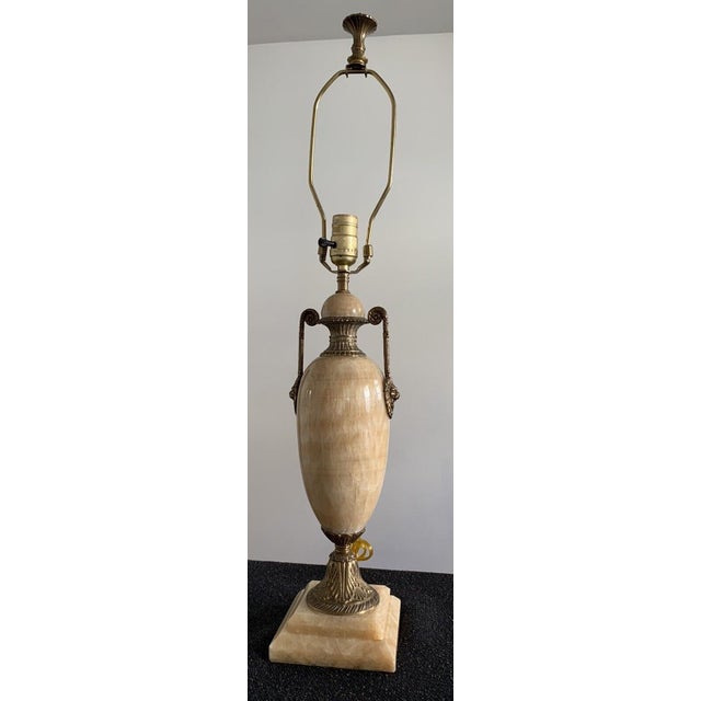 Gold Mid-Century Onyx Marble Ormulu Brass Lionhead Table Vase Lamp, in Regency Style For Sale - Image 8 of 10