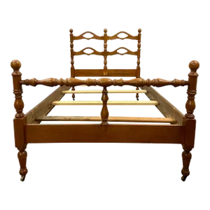 Vintage Maple Twin Size Cannonball Bed