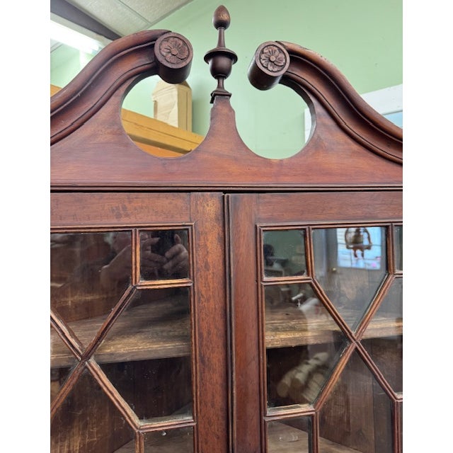 Wood Early 20th Century Bench Made Inlaid Mahogany Federal Style 2 Piece Corner Cupboard For Sale - Image 7 of 14
