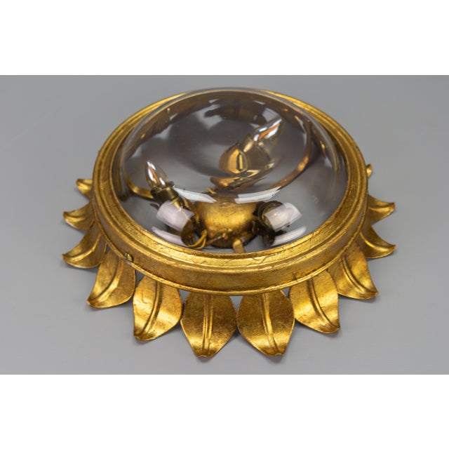 Hollywood Regency Gilt Metal and Clear Glass Sunburst Shaped Flush Mount or Wall Light, 1950s For Sale - Image 3 of 18