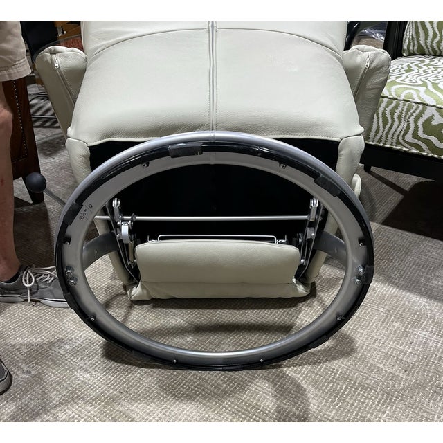 Off-white 1970s Lafer Kiri Recliner. White Leather For Sale - Image 8 of 14