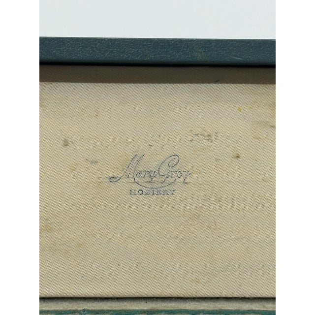 Vintage 1960's Mary Grey Hosiery Deluxe Craft Chicago Box For Sale In Denver - Image 6 of 7