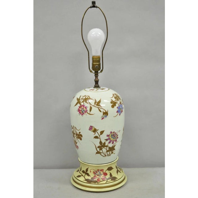 Vintage Oriental Chinese Porcelain Bulbous Jardinière Floral Oriental Table Lamp For Sale - Image 12 of 12