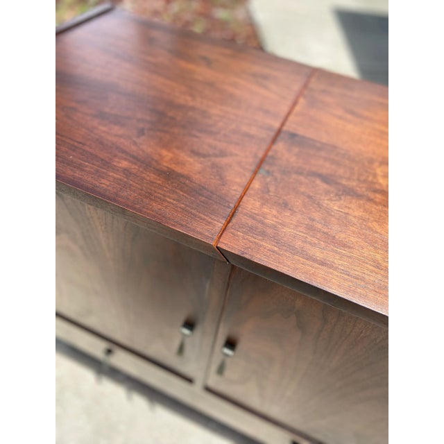 Vintage Gordon’s Inc Rolling Fold-Open Dry Bar With Tall Casters For Sale - Image 9 of 13