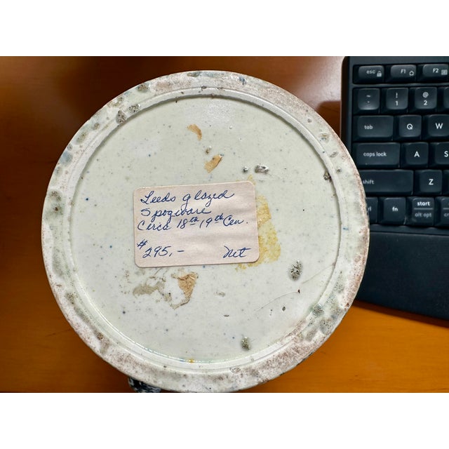English Large 19th Century Spongeware Canister / Mug For Sale - Image 3 of 4