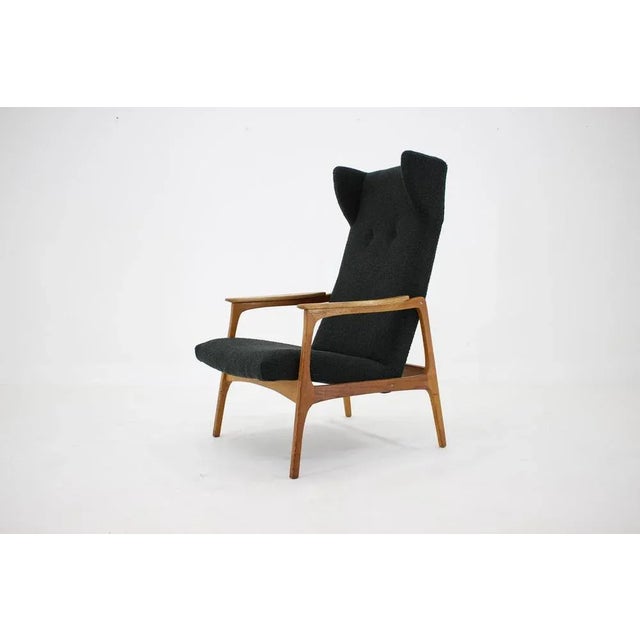 Oak & Bouclé Upholstery Wing Chair, Czechoslovakia, 1960s For Sale - Image 3 of 11