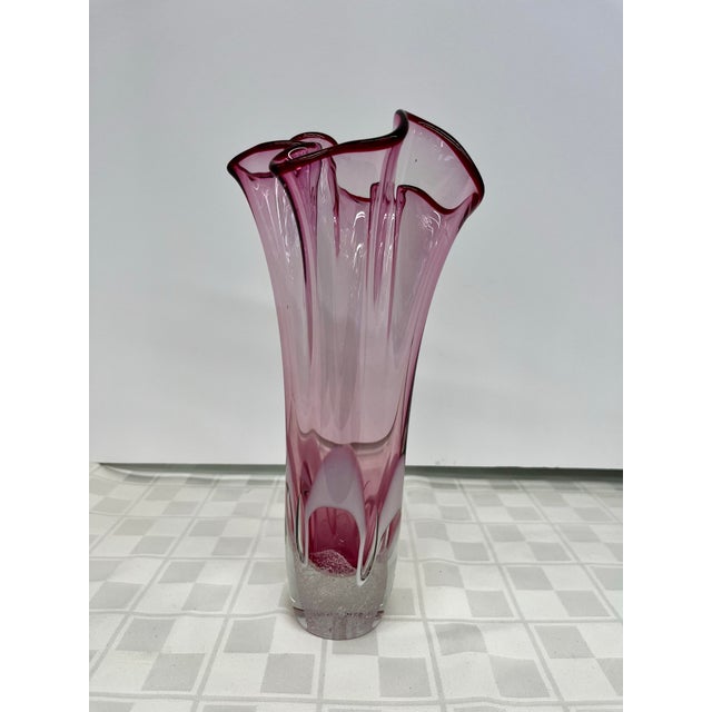 Mid-Century Modern Mid 20th Century Hand-Blown Pink Art Handkerchief Glass Vase by Adam Jablonski - Signed For Sale - Image 3 of 9