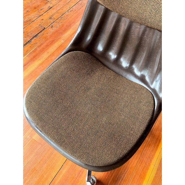 Mid 20th Century Fiberglass Desk Chairs by Clarin Corporation, 6 Pieces For Sale - Image 13 of 15