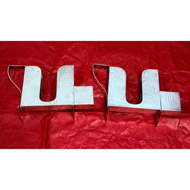 A Pair of 1920s Vintage Etched Sterling Silver Holders Bookends Signed With B For Sale In Boston - Image 6 of 16