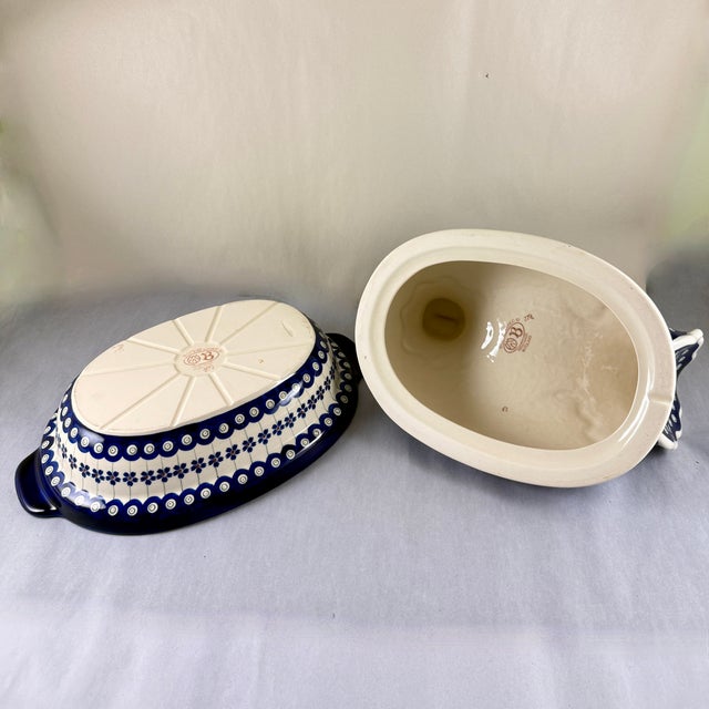 Blue Polish Pottery Hen Shaped Covered Baker by Zaklady Boleslawiec For Sale - Image 8 of 13