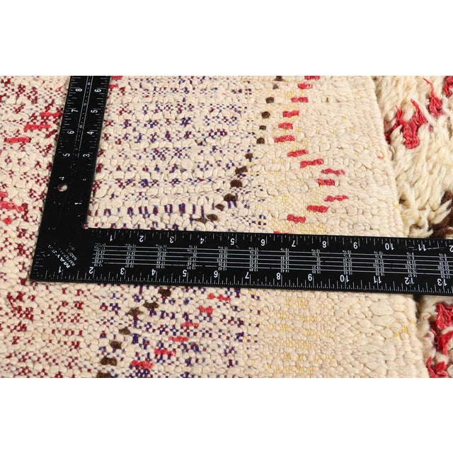 Textile Vintage Azilal Moroccan Rug, 03'09 X 06'11 For Sale - Image 7 of 10