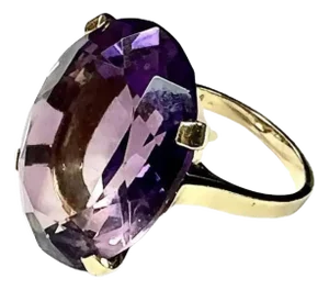 14k Yellow Gold Oval Amethyst Ring