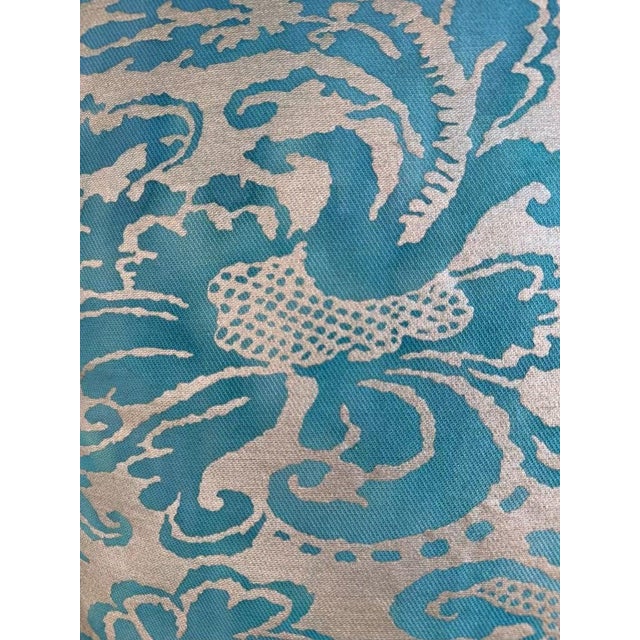 Early 21st Century Pair of Fortuny-Style Patterned Pillows With Solid Silk Backs For Sale - Image 5 of 11