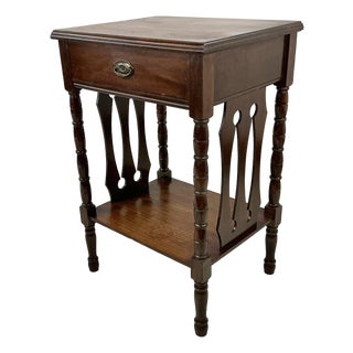 Early 1900s Antique English Traditional Hollywood Regency Victorian Side Table. For Sale
