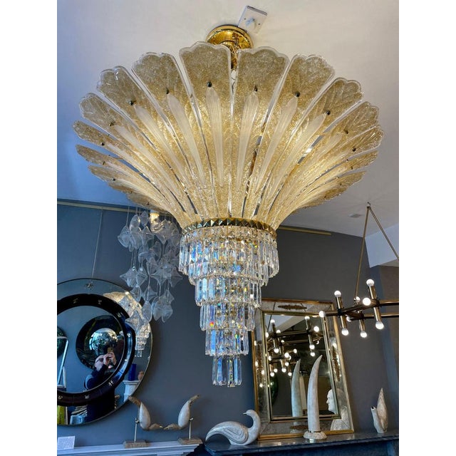 Large Italian Murano Gold Palm Leaf Chandelier, 1970 For Sale - Image 4 of 14