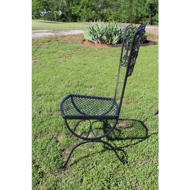 1960s Lee L. Woodard & Sons Wrought Iron Patio Set From the Andalusian Collection—5 Pieces For Sale - Image 5 of 18