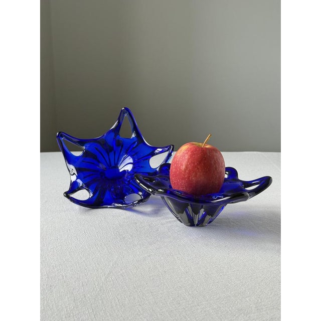 Hand-Blown Cobalt Blue Art Glass Bowls, Czechoslovakia, 1970s, Set of 2 For Sale - Image 4 of 11
