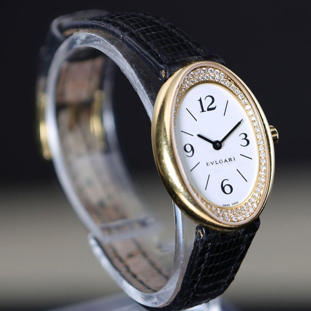 1990s Bvlgari Ovale Ov32g Factory Diamond Bezel 18k Yellow Gold Watch Circa 1990s For Sale - Image 5 of 14