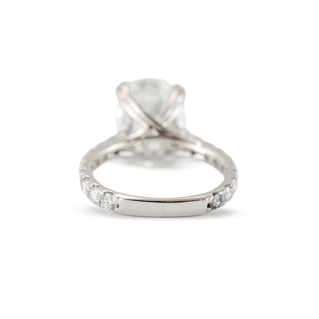 Early 21st Century 14k White Gold Igi CTW Oval Cut Lab Grown Diamond Accented Engagement Ring, Size 5.25 For Sale - Image 5 of 8