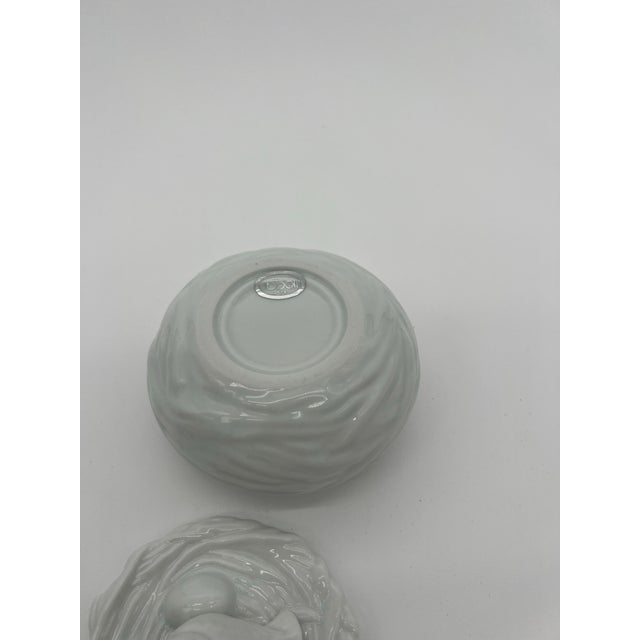 White Porcelain Bird’s Nest Trinket Box For Sale In Savannah - Image 6 of 9