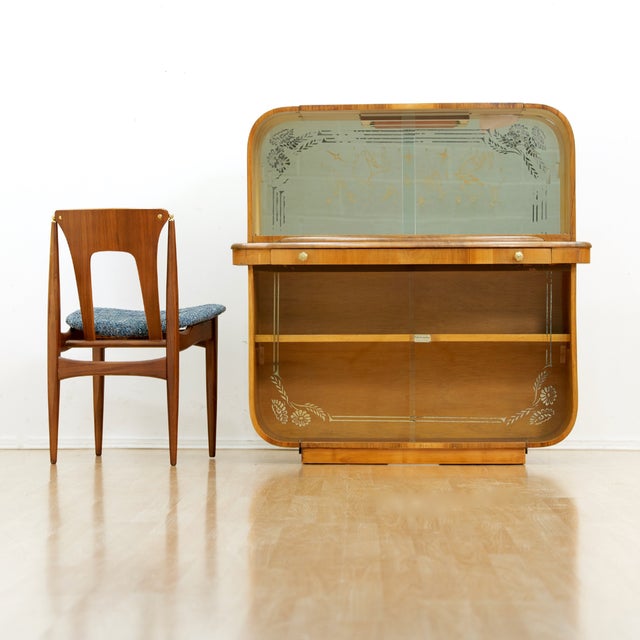 Mid-Century Modern 1950s Walnut Liquor Cabinet by Denman Furnishings of Nottingham For Sale - Image 3 of 12