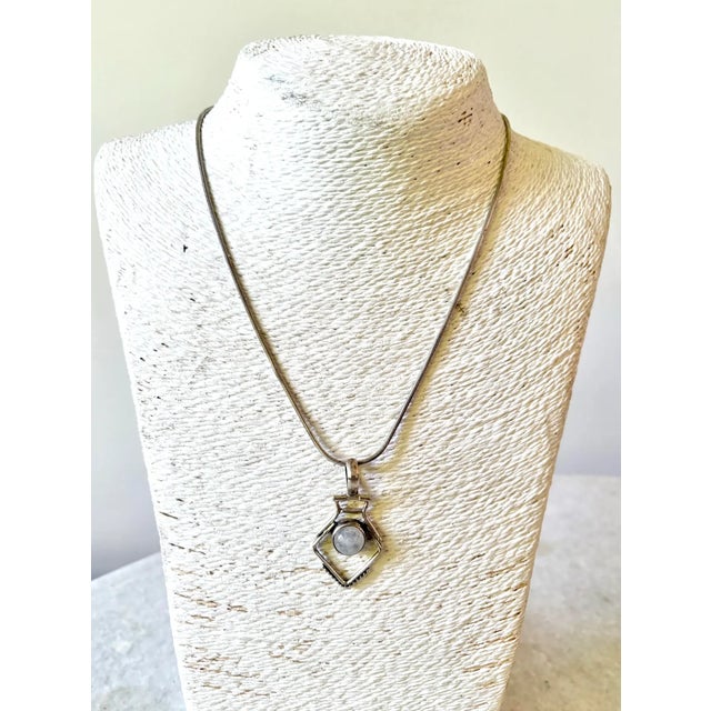 Lovely Vintage Sterling Silver Moon Stone Pendant Necklace.