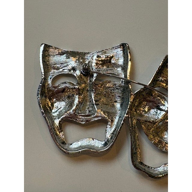 Vintage 80’s Silver Tone Comedy Tragedy Theater Mask Brooch Jewelry For Sale - Image 9 of 12