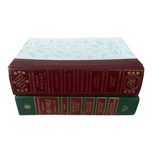 Vintage Reader’s Digest Condensed Books – Red & Green Decorative Library Set For Sale